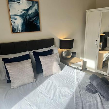 Beautiful Traditional Flat In The Center Of Largs. Extérieur photo