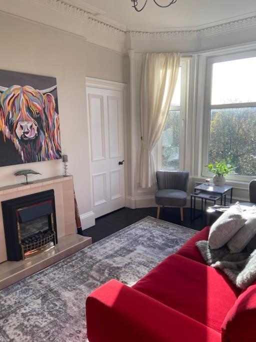 Beautiful Traditional Flat In The Center Of Largs. Extérieur photo