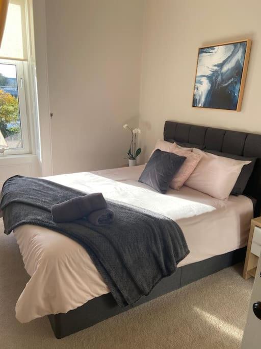 Beautiful Traditional Flat In The Center Of Largs. Extérieur photo