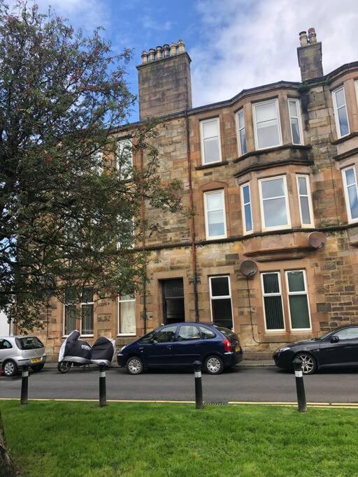 Beautiful Traditional Flat In The Center Of Largs. Extérieur photo