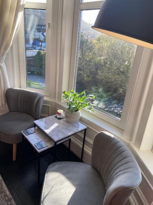 Beautiful Traditional Flat In The Center Of Largs. Extérieur photo